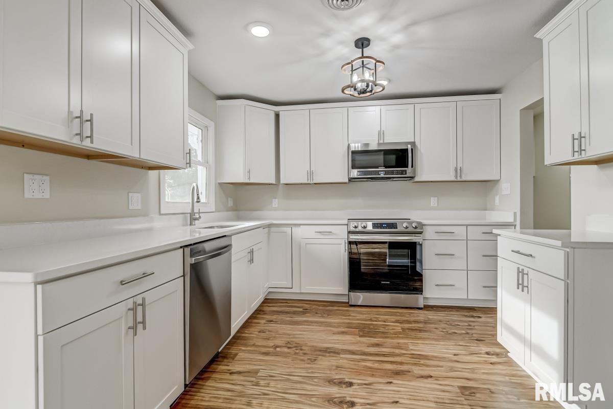 58 Horseshoe Drive Springfield, IL 62702 - Photo 10 of 33