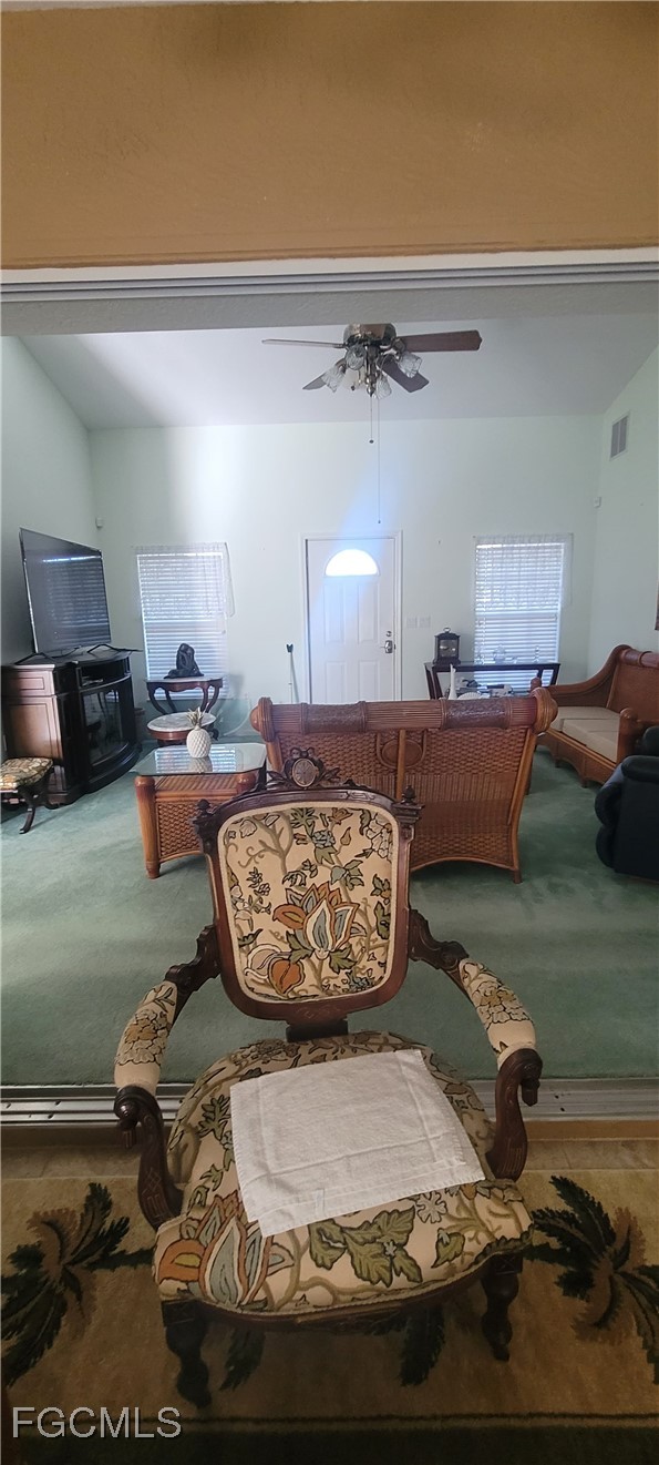 126-128 Tangerine Road Lake Placid, FL 33852 - Photo 16 of 29 a living room with furniture