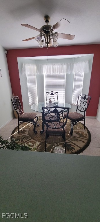 126-128 Tangerine Road Lake Placid, FL 33852 - Photo 6 of 29 a table with chairs and window