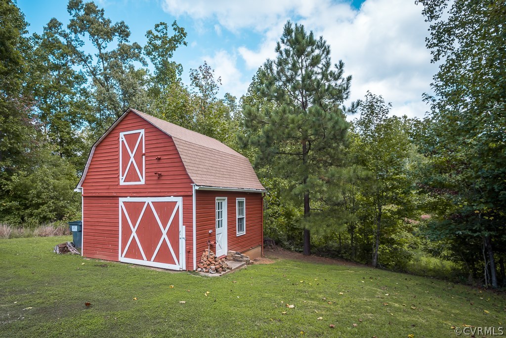 2521 Mountain View Road Powhatan, VA 23139 - Photo 26 of 29 Large barn/shed with electricity and water- perfec