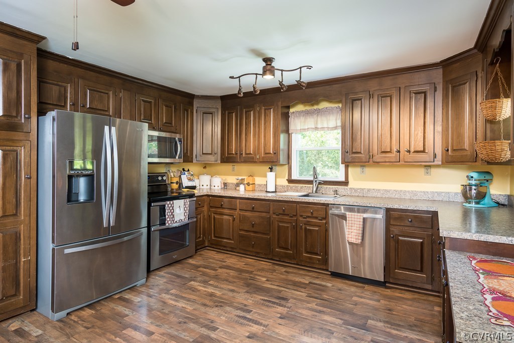 2521 Mountain View Road Powhatan, VA 23139 - Photo 7 of 29 Huge kitchen with new stainless steel appliances,