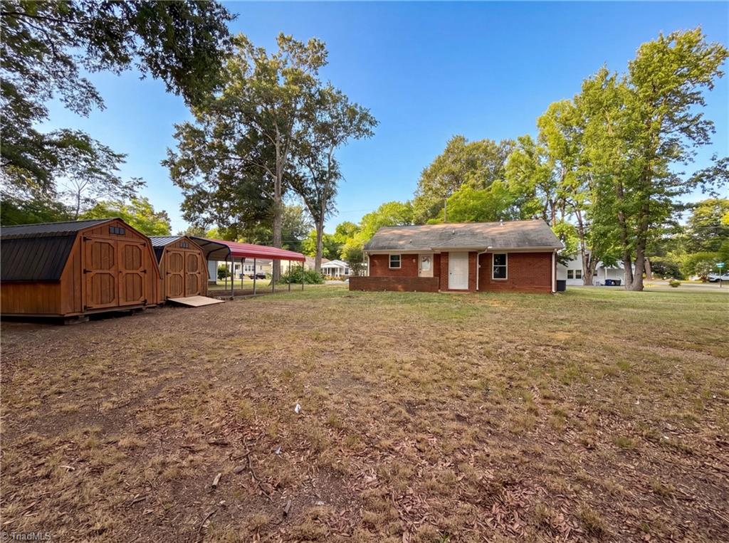 304 Field Street Graham, NC 27253 - Photo 5 of 16