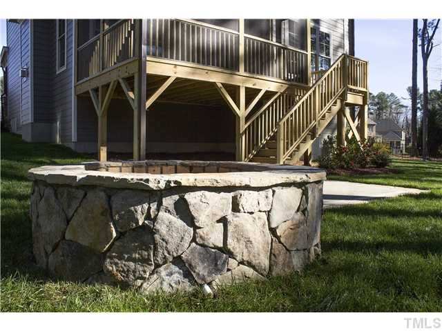 8505 Wynhurst Court, Unit 15 Raleigh, NC 27613 - Photo 23 of 25 a view of an chairs and table on the deck