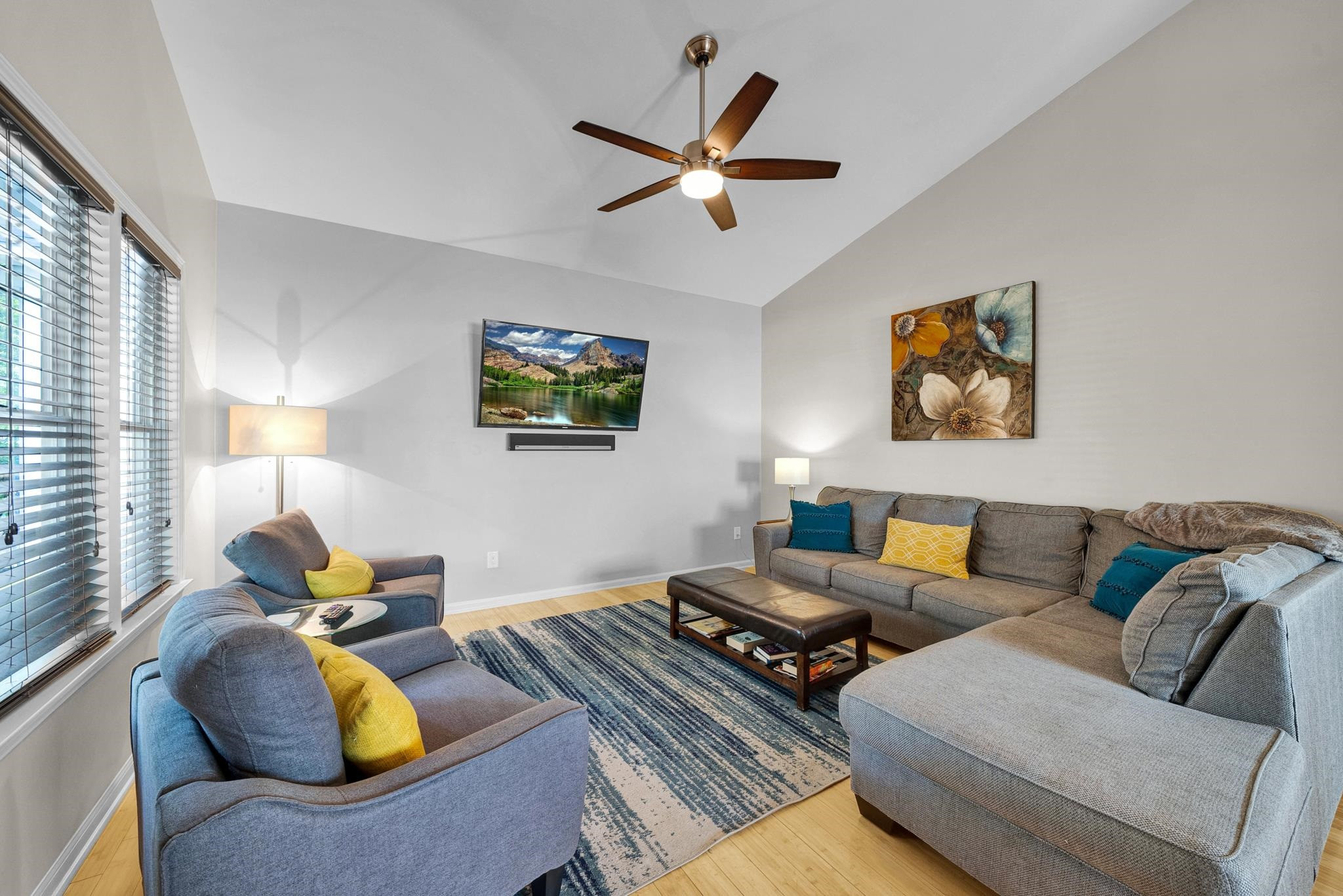305 Cooke Street Raleigh, NC 27601 - Photo 3 of 20 Living Room
