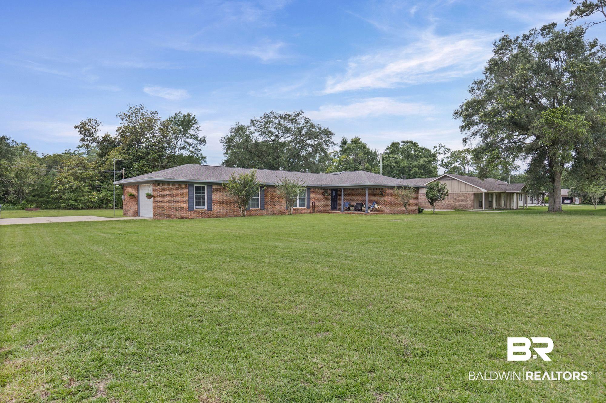 1011 North Pine Street Foley, AL 36535 - Photo 2 of 17