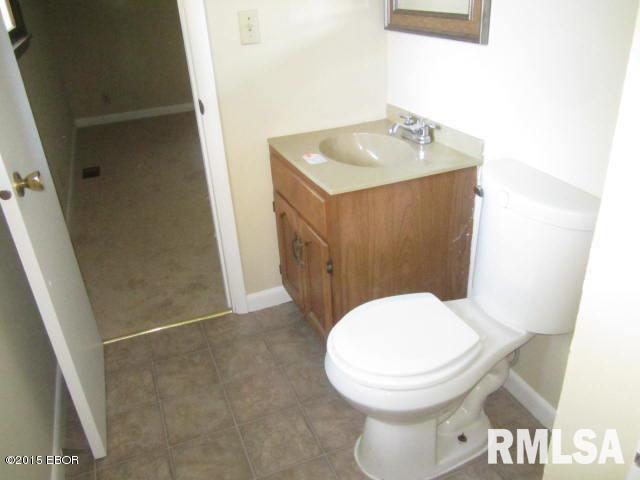 222 Liebengood Road Mount Vernon, IL 62864 - Photo 8 of 12