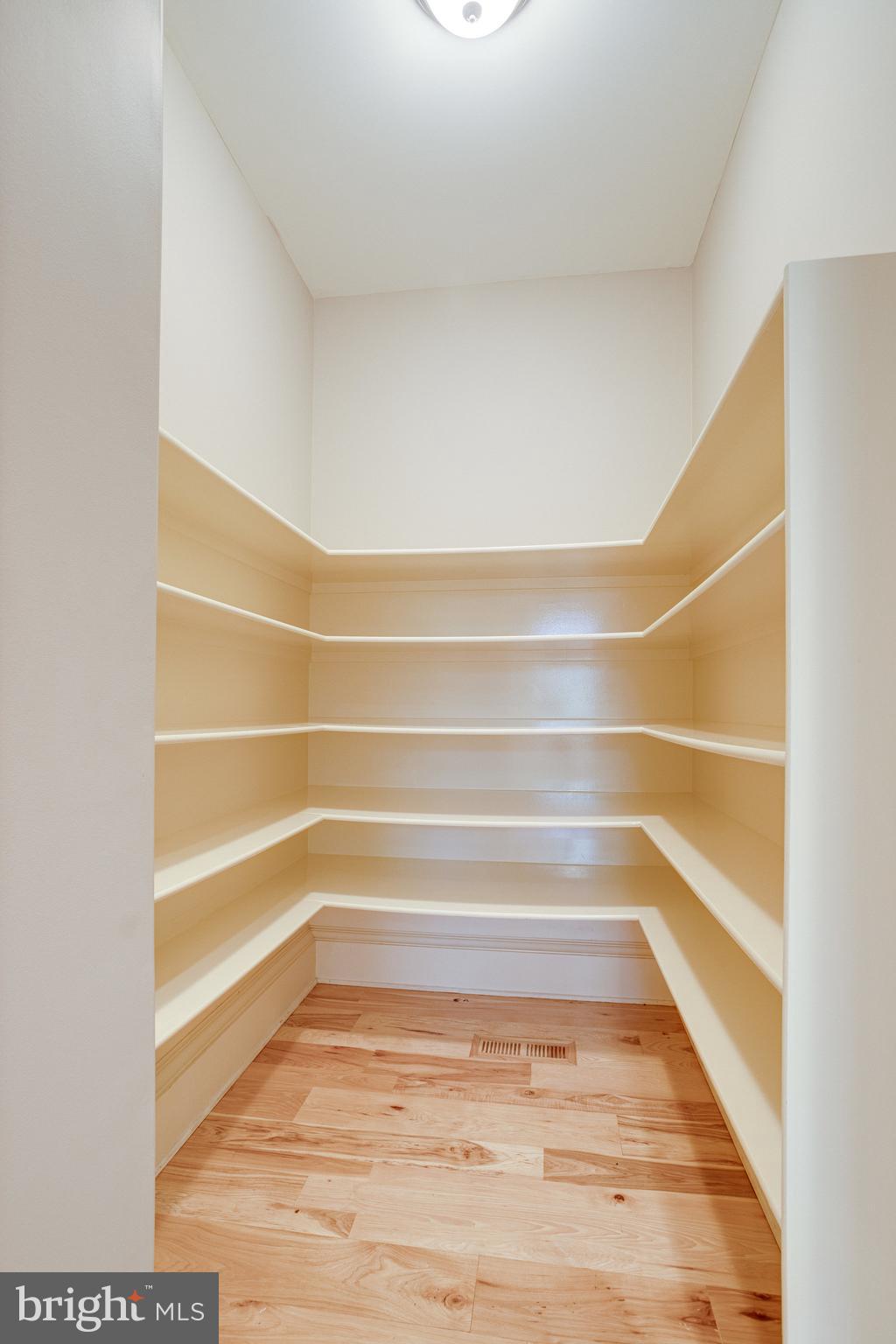 892 Alvermar Ridge Drive McLean, VA 22102 - Photo 42 of 133