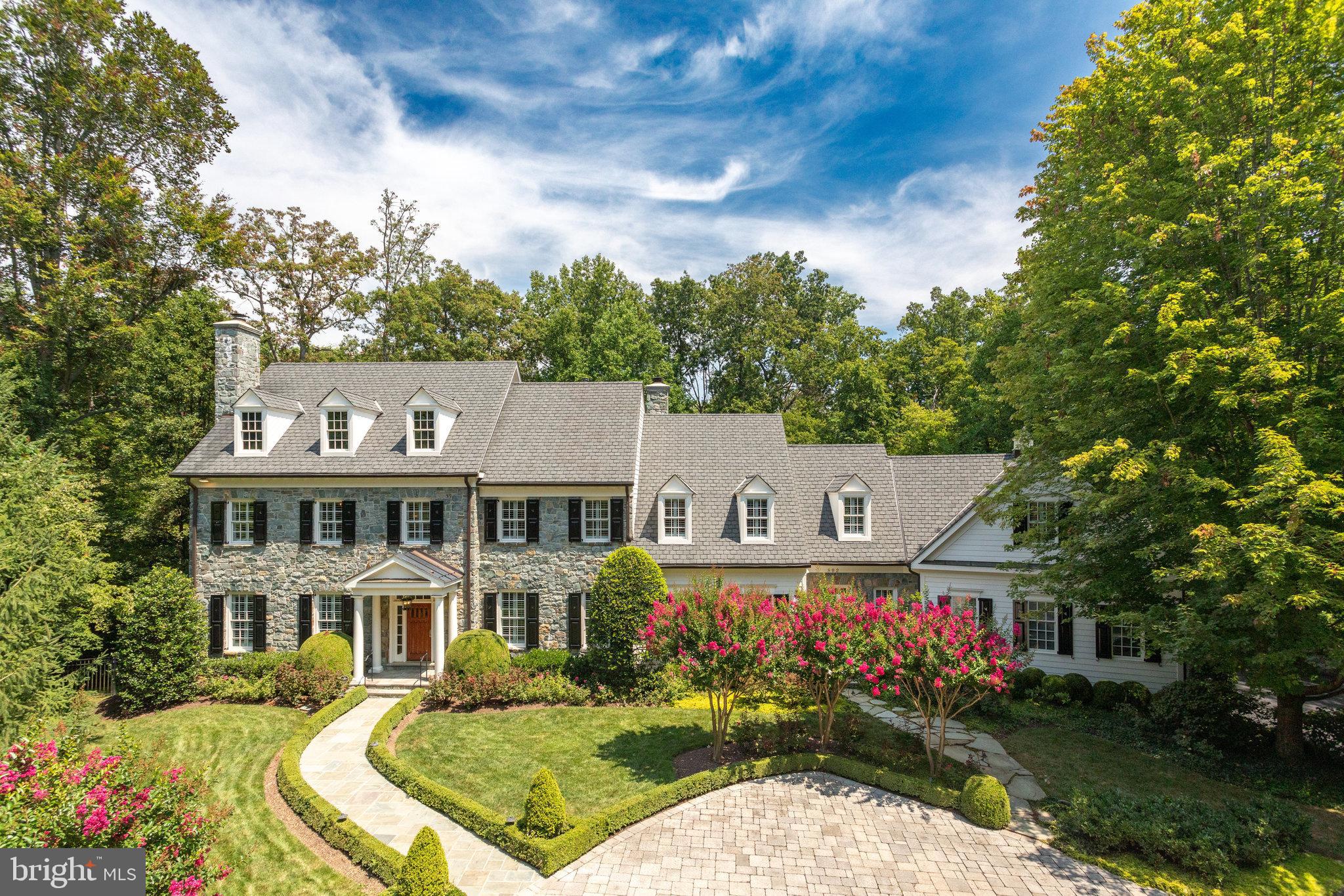 892 Alvermar Ridge Drive McLean, VA 22102 - Photo 8 of 133