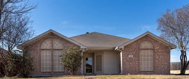 $315,000 | 737 Northwest Summercrest Boulevard, Burleson, TX 76028