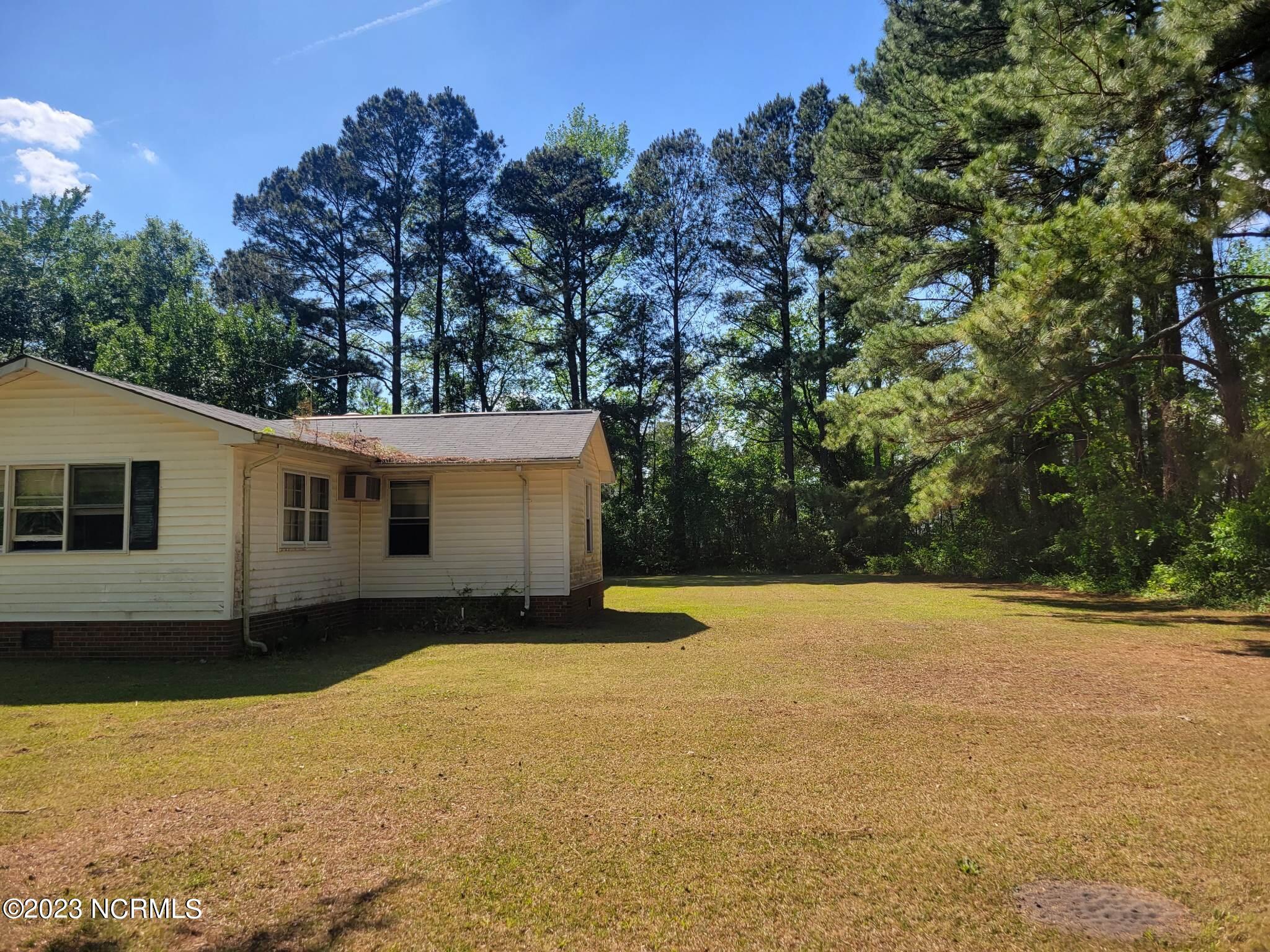 537 North Brown Road Beulaville, NC 28518 - Photo 4 of 26 341261881_3444043432474146_5476328768898