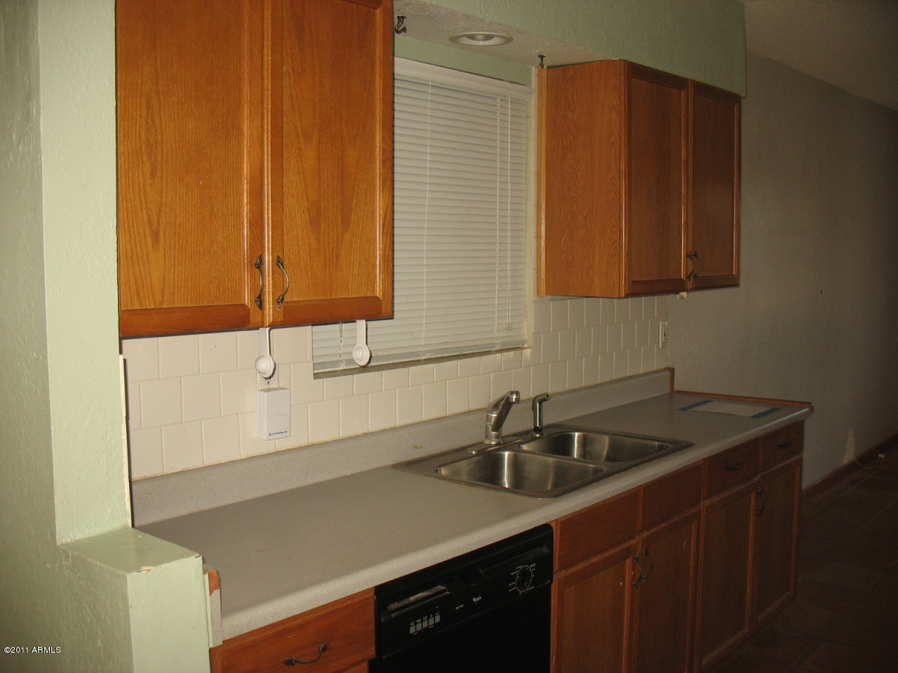 826 East Lawrence Road Phoenix, AZ 85014 - Photo 7 of 20 021-978213- Kitchen (2)