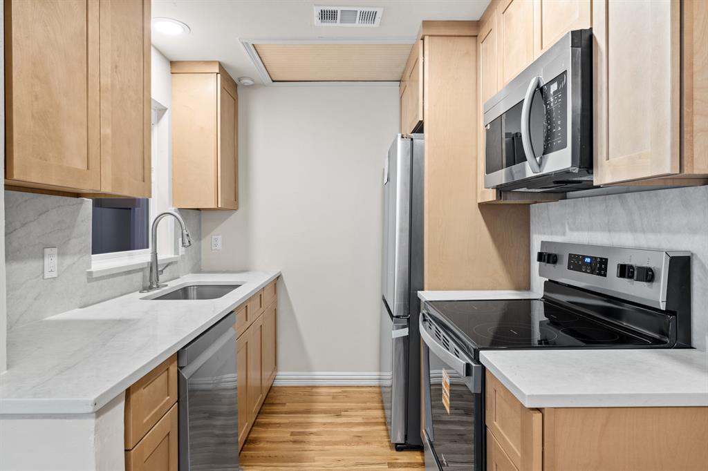 3919 Gilbert Avenue, Unit A Dallas, TX 75219 - Photo 9 of 28