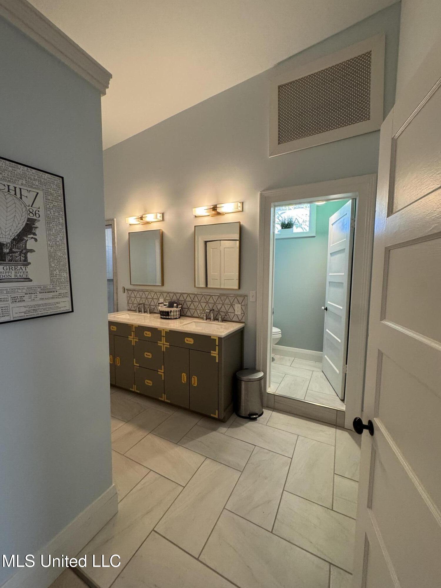 701 Franklin Street Natchez, MS 39120 - Photo 18 of 25 From Bedroom