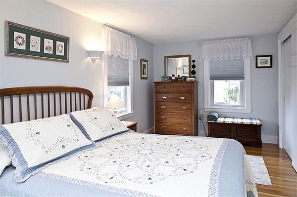88 Thornton Road Waltham, MA 02453 - Photo 14 of 21