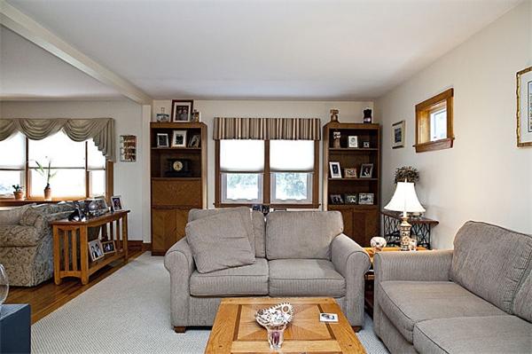 88 Thornton Road Waltham, MA 02453 - Photo 10 of 21