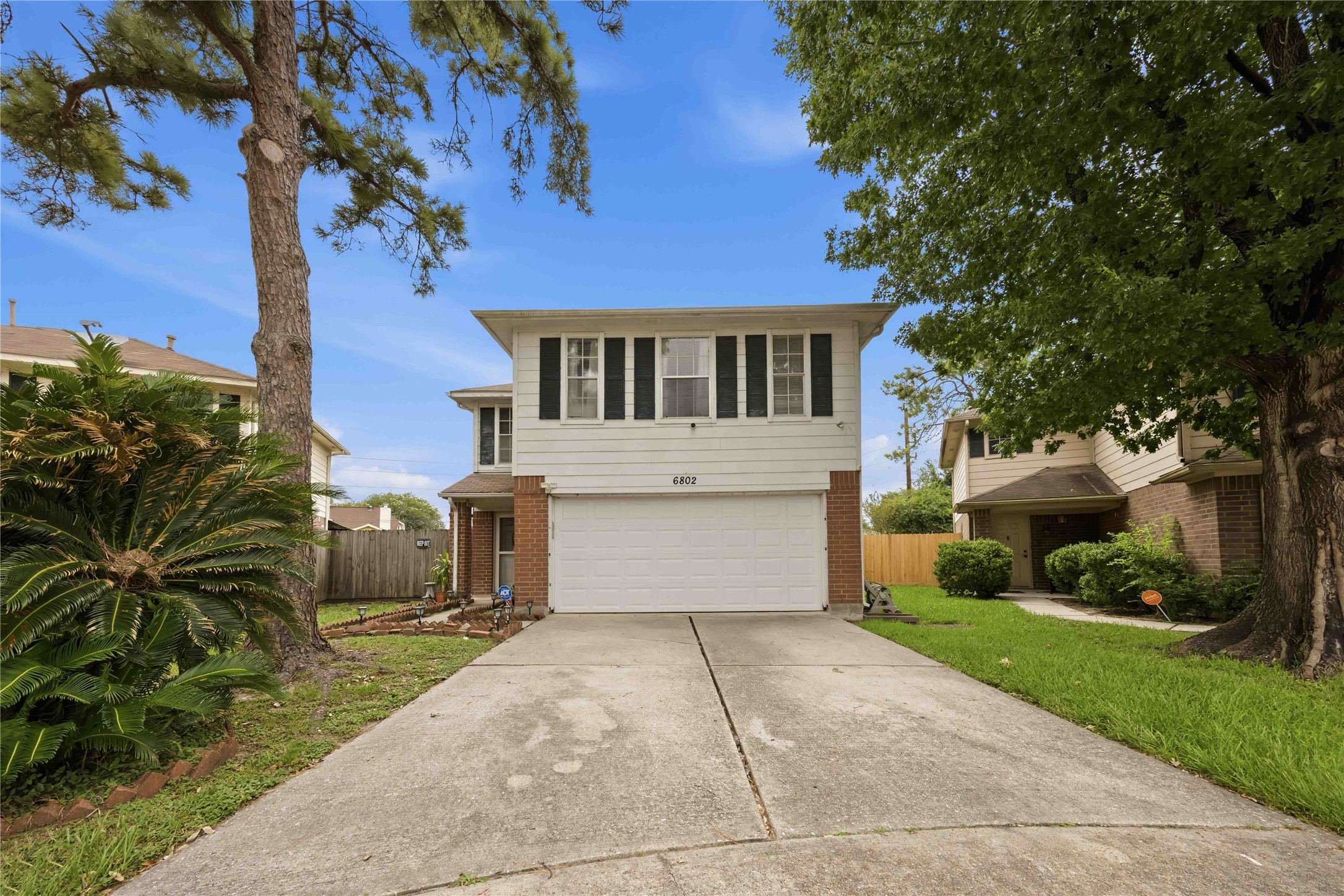 6802 Cheshire Park Road Houston, TX 77088 - Photo 3 of 26