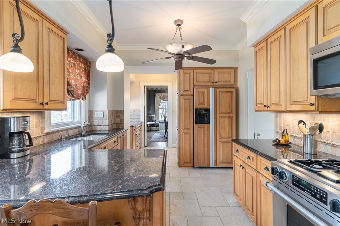 2644 Dartmoor Road Cleveland, OH 44118 - Photo 7 of 28