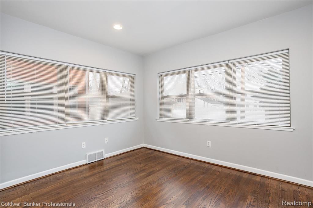 962 Nottingham Road, Unit 964 Grosse Pointe Park, MI 48230 - Photo 15 of 18