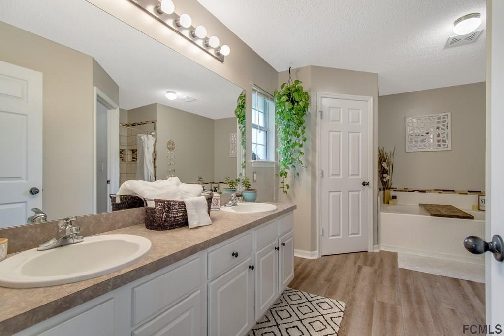17 Ranshire Lane Palm Coast, FL 32164 - Photo 6 of 46 Gallery Image 6