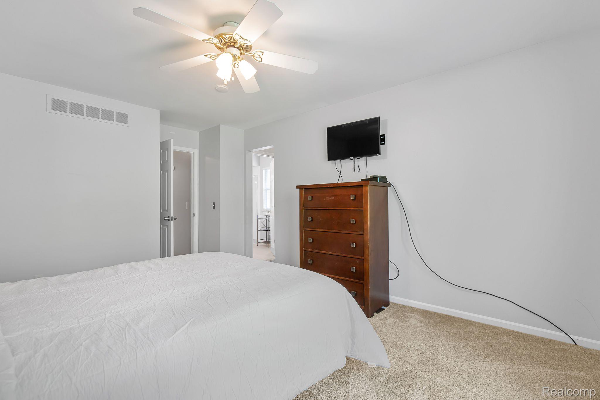 1556 Dunston Road Canton, MI 48188 - Photo 25 of 32 Gallery Image 25