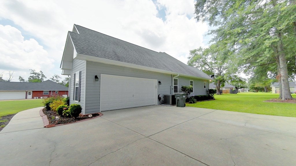 69 Spring Bok Lane Thomasville, GA 31792 - Photo 9 of 56 Gallery Image 9