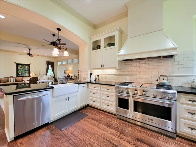 $795,000 | 1406 Key Street, Brenham, TX 77833