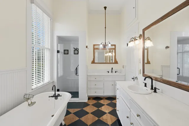 $795,000 | 1406 Key Street, Brenham, TX 77833