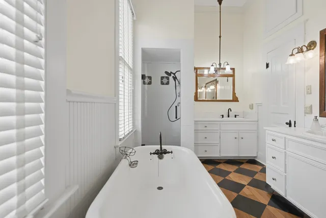 $795,000 | 1406 Key Street, Brenham, TX 77833