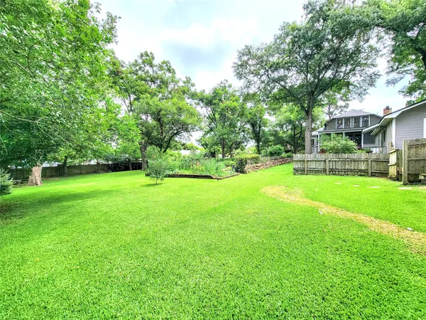 $795,000 | 1406 Key Street, Brenham, TX 77833