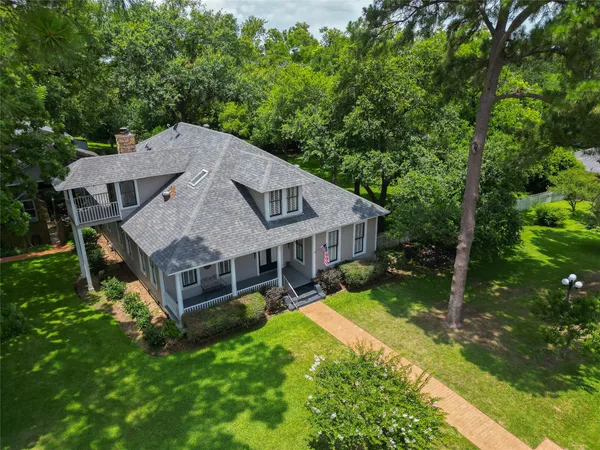 $795,000 | 1406 Key Street, Brenham, TX 77833