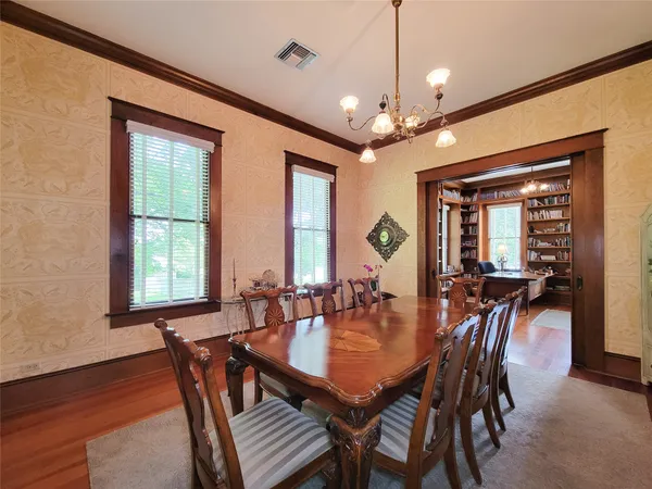 $795,000 | 1406 Key Street, Brenham, TX 77833