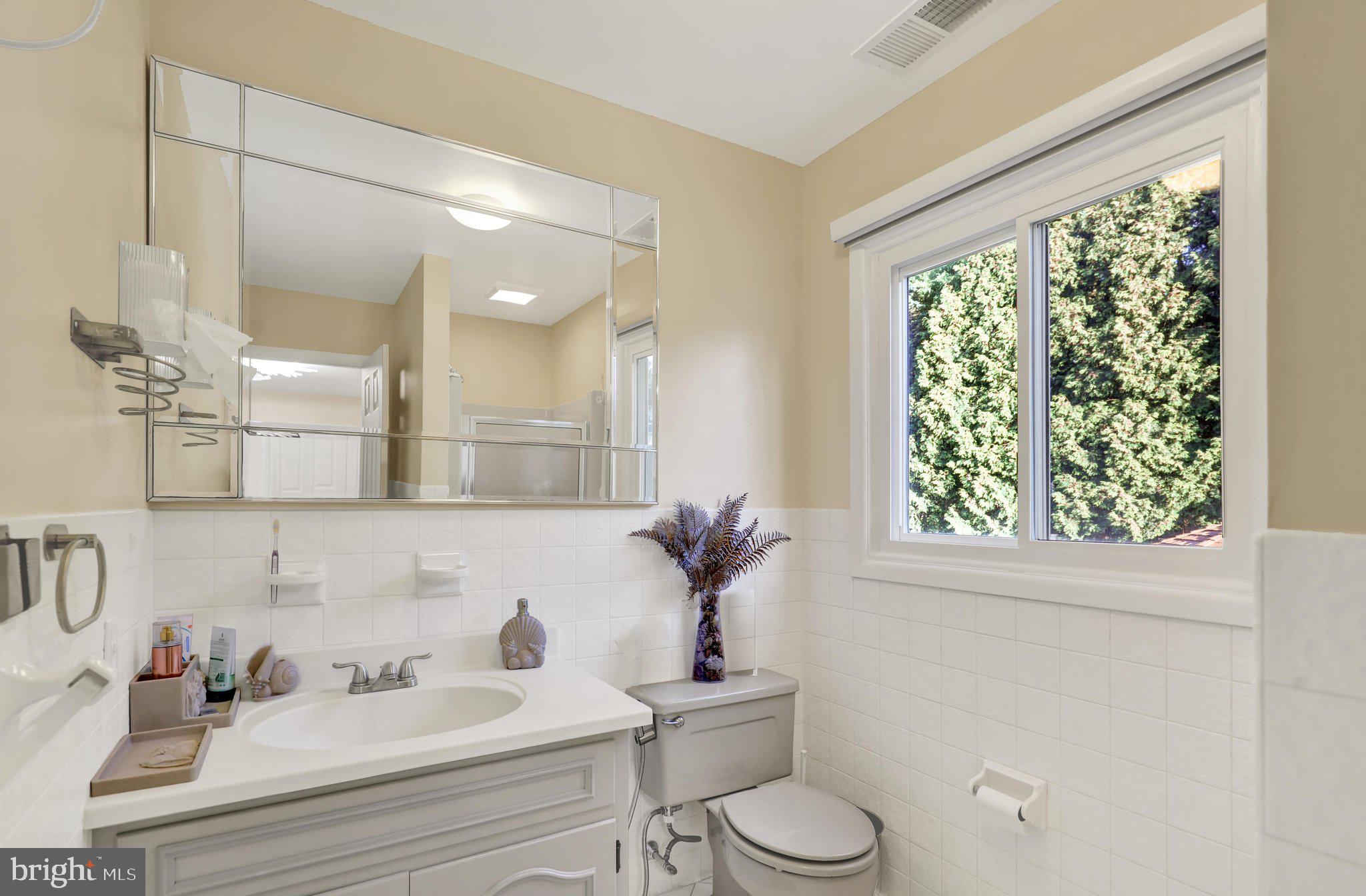 2210 Greenwood Road Allentown, PA 18103 - Photo 33 of 61 360_3468