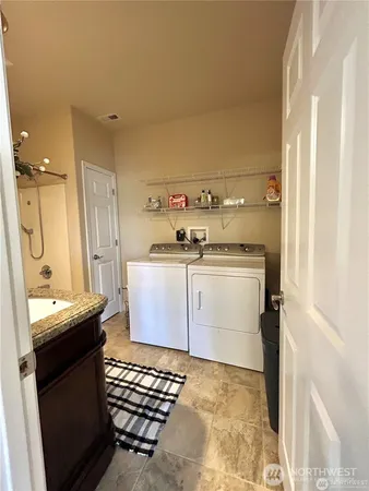 $2,700 | 6736 Northeast 201st Place, Kenmore, WA 98028