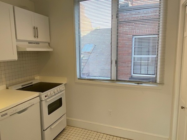 58 Temple Street, Unit 5 Boston, MA 02114 - Photo 10 of 11