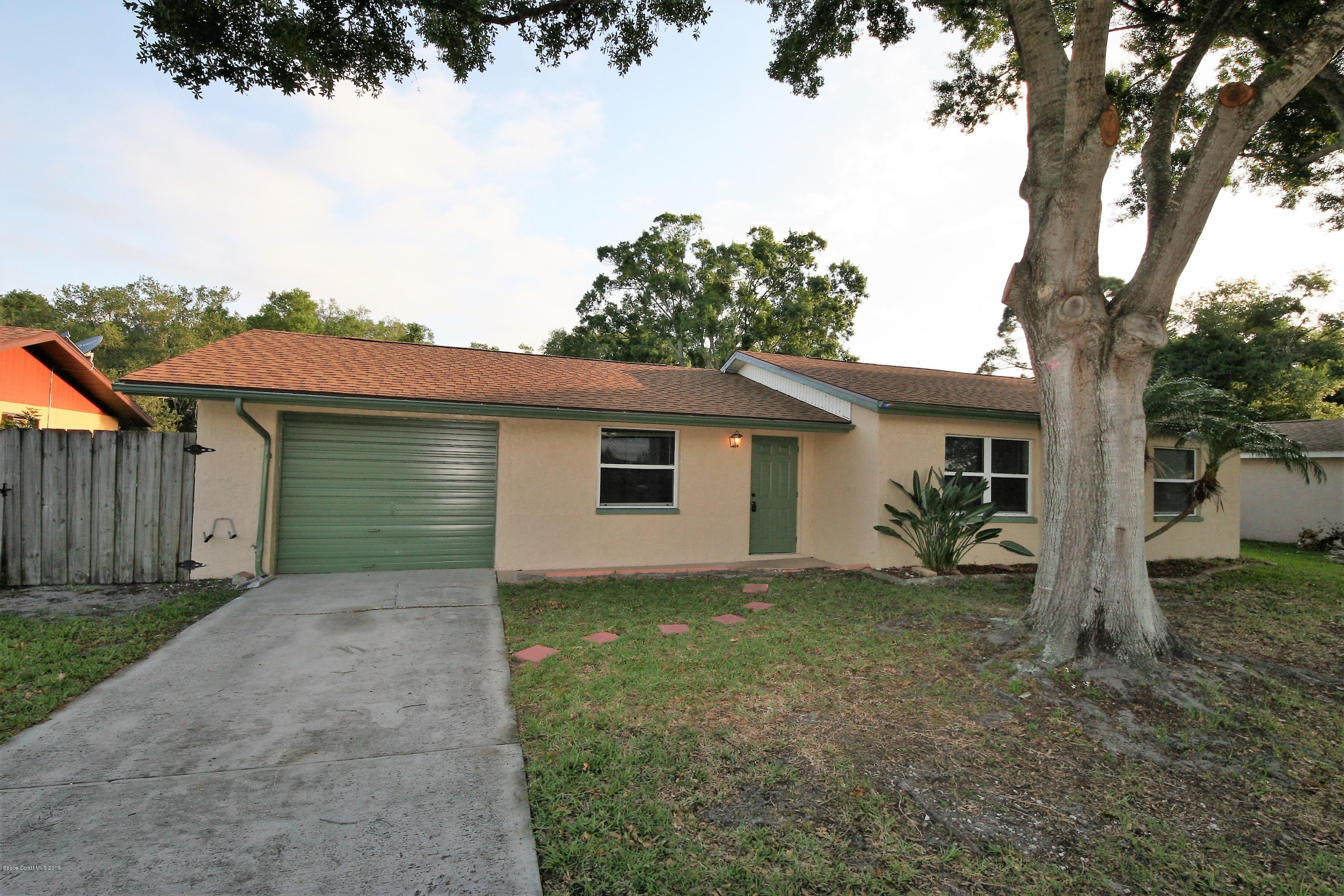 2810 Pembroke Road Melbourne, FL 32935 - Photo 1 of 18 Front View