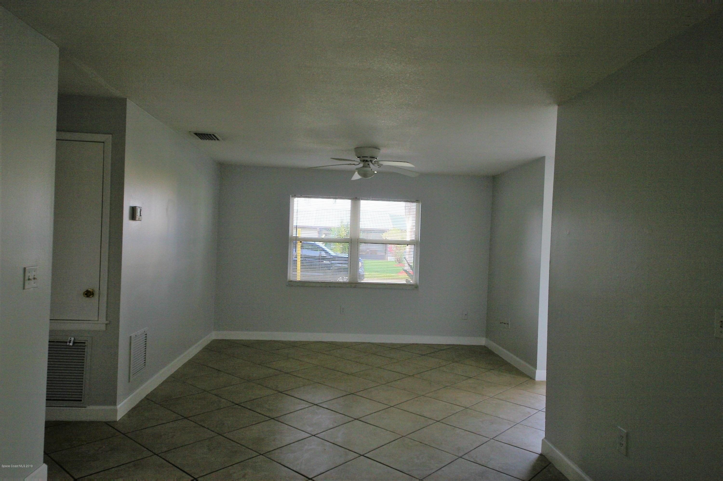 2810 Pembroke Road Melbourne, FL 32935 - Photo 2 of 18 IMG_7021