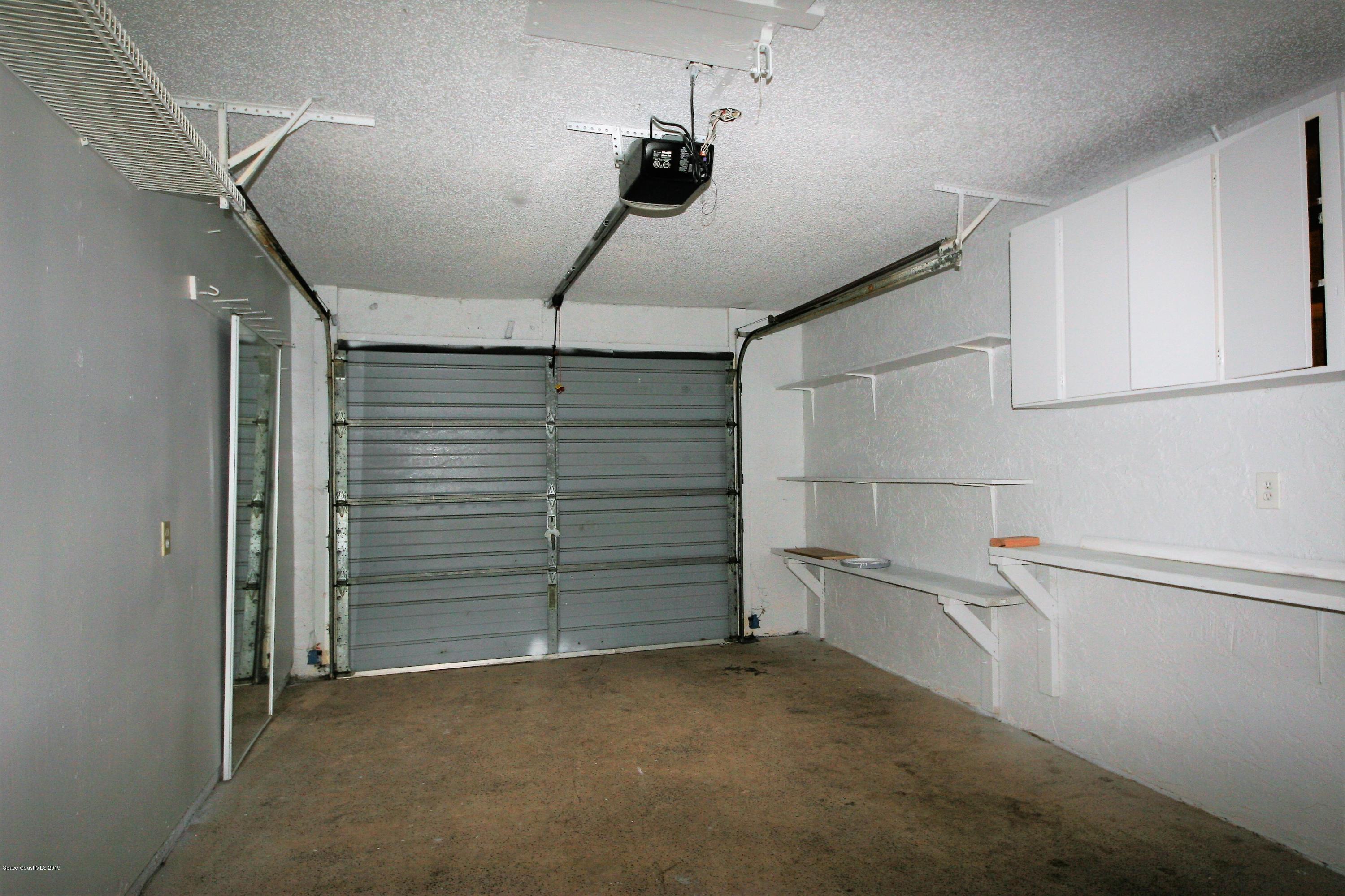 2810 Pembroke Road Melbourne, FL 32935 - Photo 8 of 18 IMG_7028