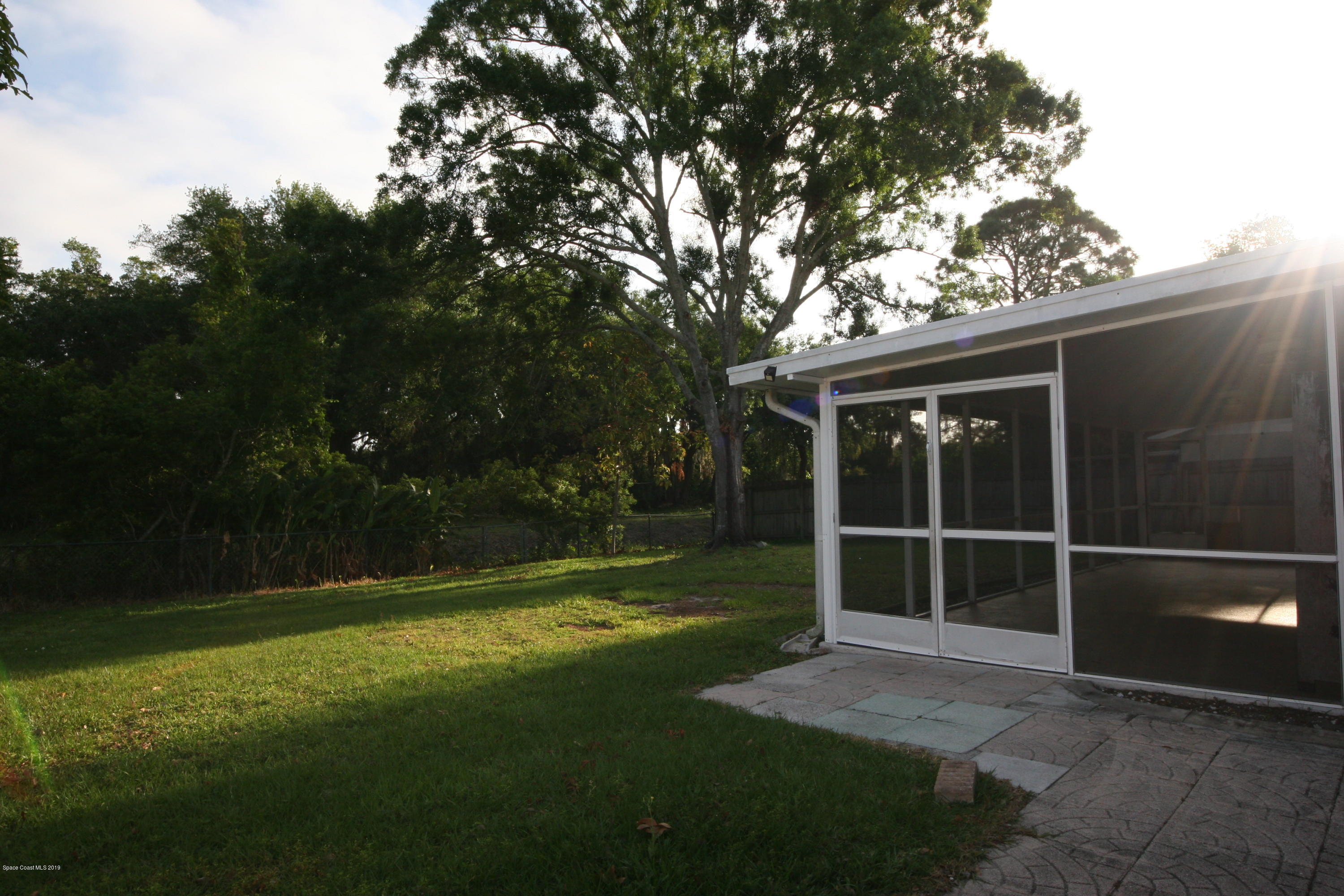 2810 Pembroke Road Melbourne, FL 32935 - Photo 10 of 18 IMG_7030