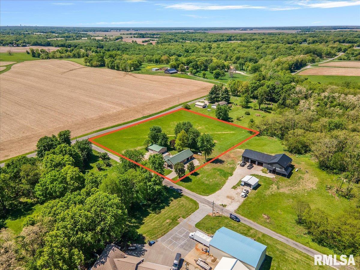 9045 Owl Road Sherman, IL 62684 - Photo 2 of 41 Gallery Image 2