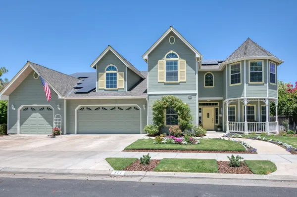 $874,900 | 377 Moody Avenue, Clovis, CA 93619