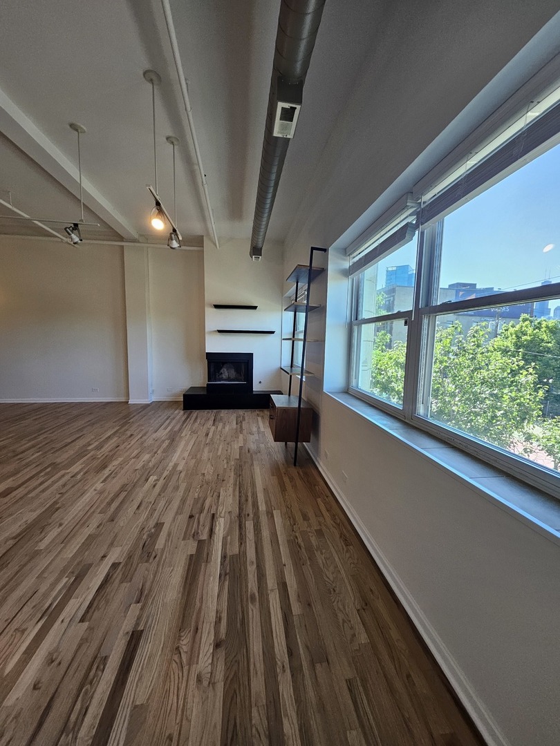 809 North Racine Avenue, Unit 203 Chicago, IL 60642 - Photo 13 of 22