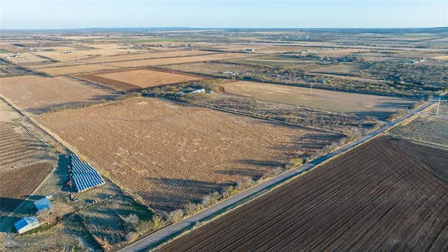a view of an outdoor space