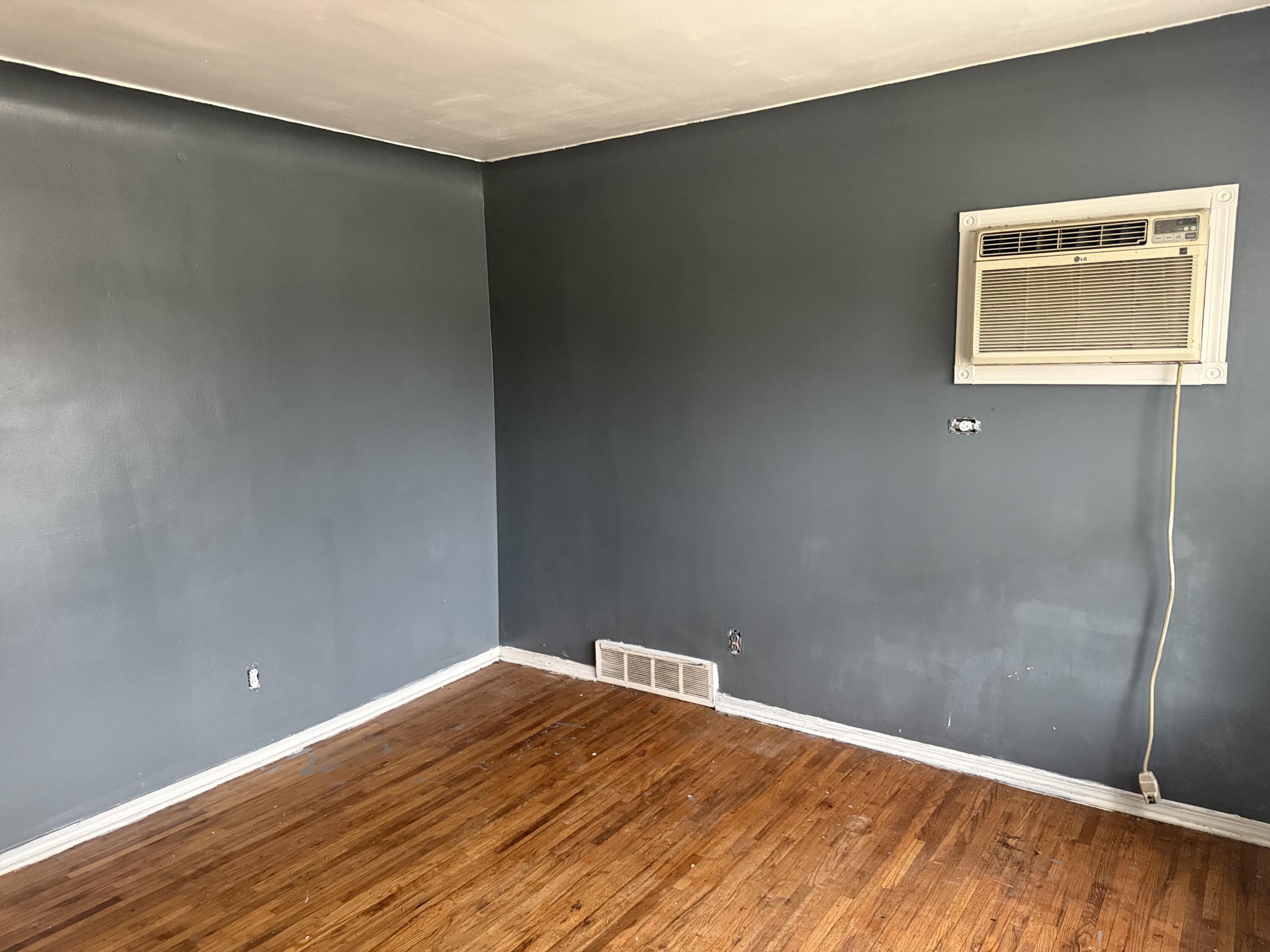 7560 Prospect Avenue Warren, MI 48091 - Photo 2 of 16 IMG_5742