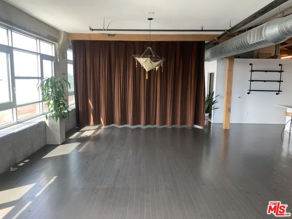 $5,660 | 530 South Hewitt Street, Unit 556, Los Angeles, CA 90013