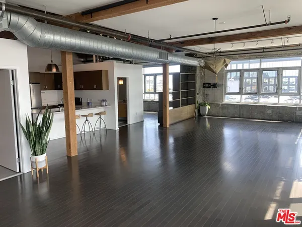 $5,660 | 530 South Hewitt Street, Unit 556, Los Angeles, CA 90013