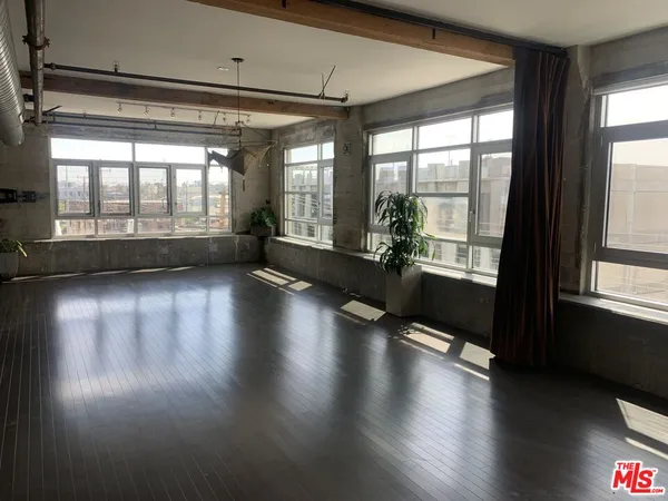 $5,660 | 530 South Hewitt Street, Unit 556, Los Angeles, CA 90013