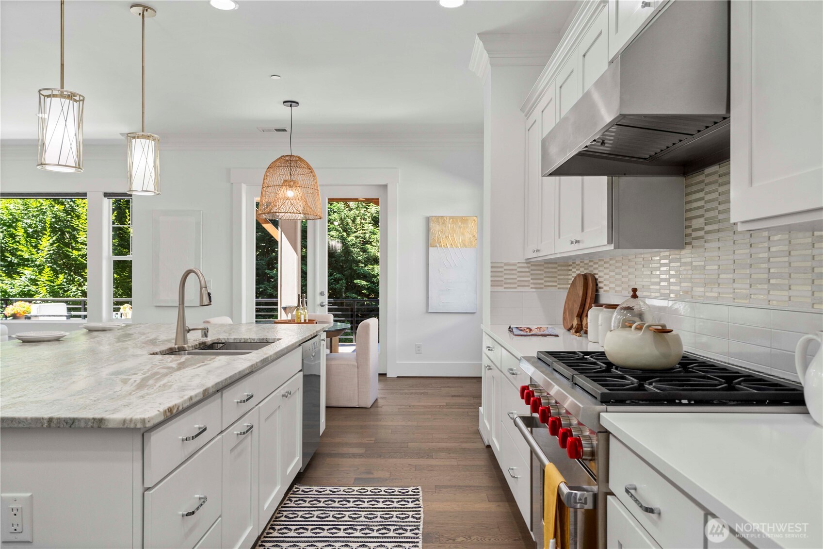 2005 105th Avenue Northeast Bellevue, WA 98004 - Photo 13 of 40