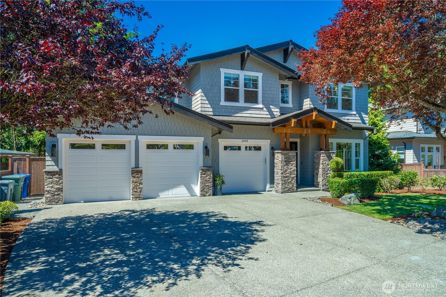 2005 105th Avenue Northeast Bellevue, WA 98004 - Photo 2 of 40