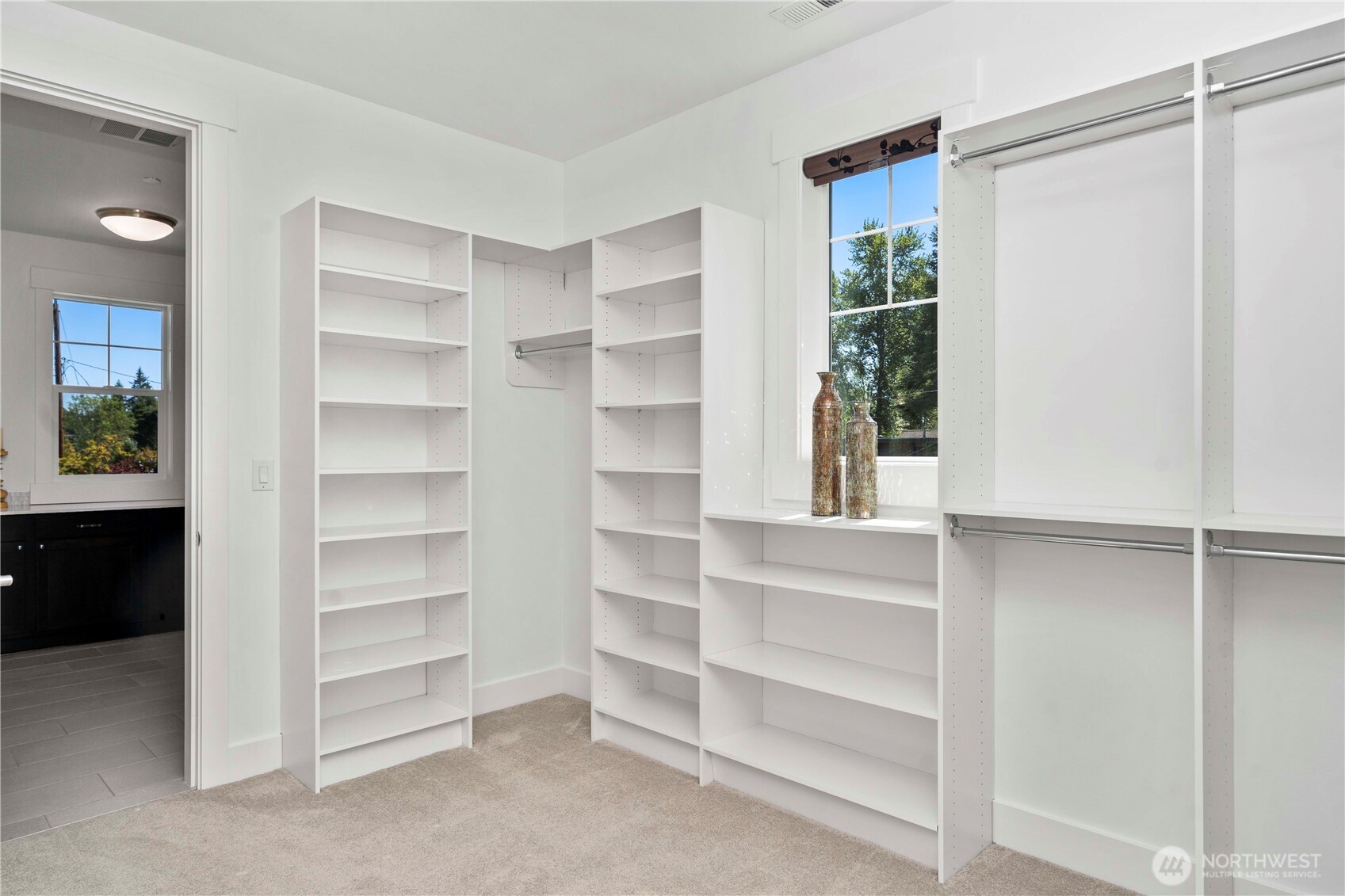 2005 105th Avenue Northeast Bellevue, WA 98004 - Photo 25 of 40