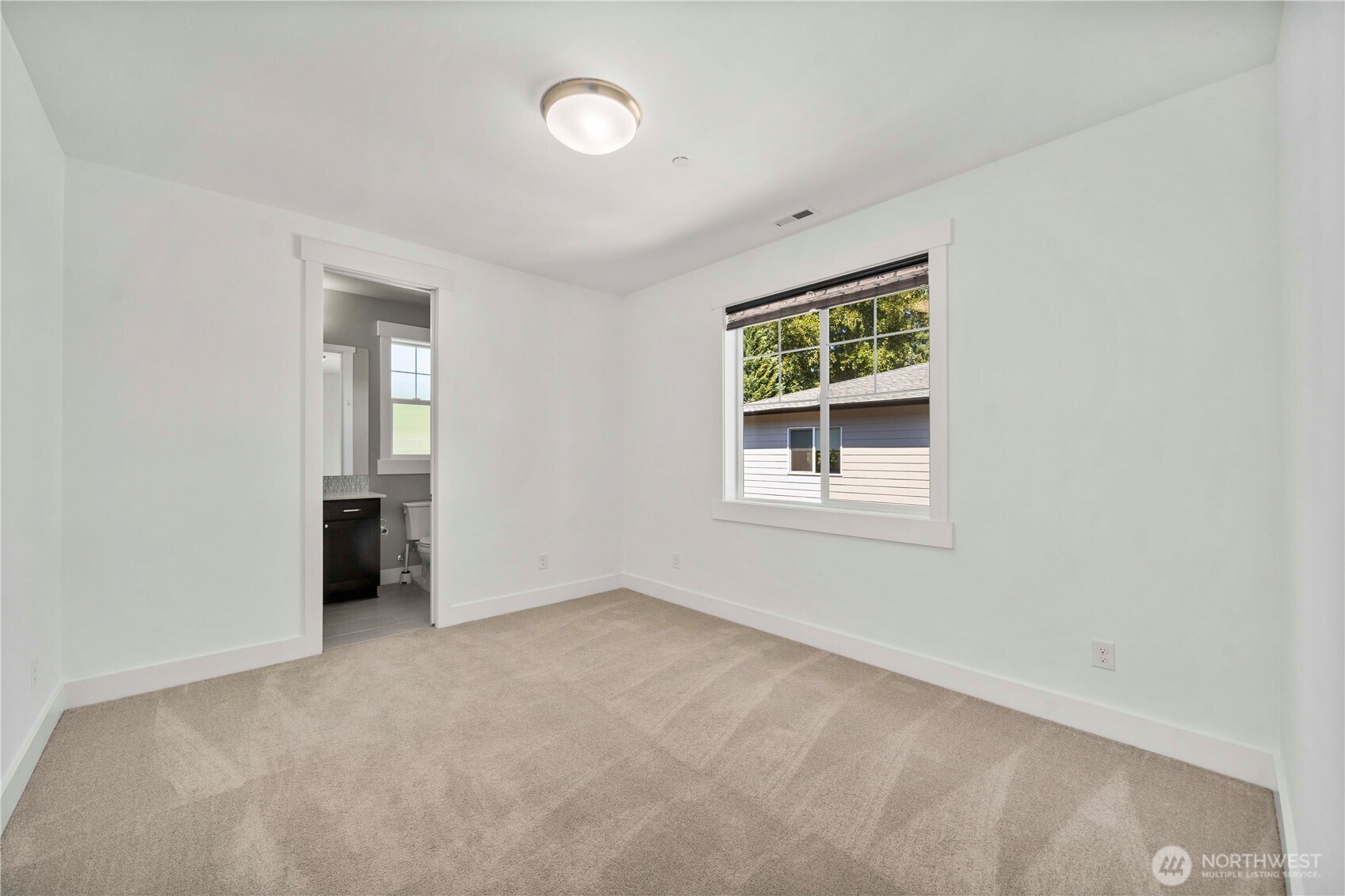 2005 105th Avenue Northeast Bellevue, WA 98004 - Photo 27 of 40